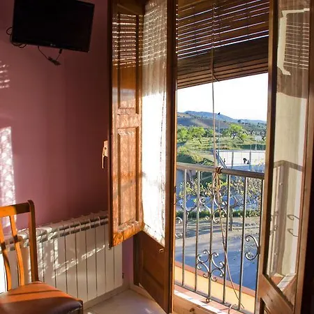 Guest house Elvira Gratallops